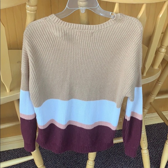 Beige, maroon, and white Hollister sweater. - Picture 2 of 2
